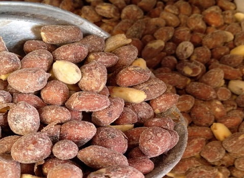 تصویر 2 از بادام زمینی تنوری محصولی محبوب برای مصرف روزانه